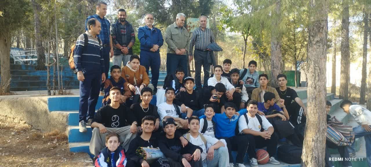 برگزاری اردوی دانش آموزی با هدف آموزش مهارت های اجتماعی و ایجاد شورونشاط،دربین دانش اموزان